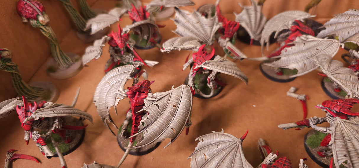 Warhammer 40,000 - Tyranids - Converted Shrikes, Forge World Malanthropes & Spore Models