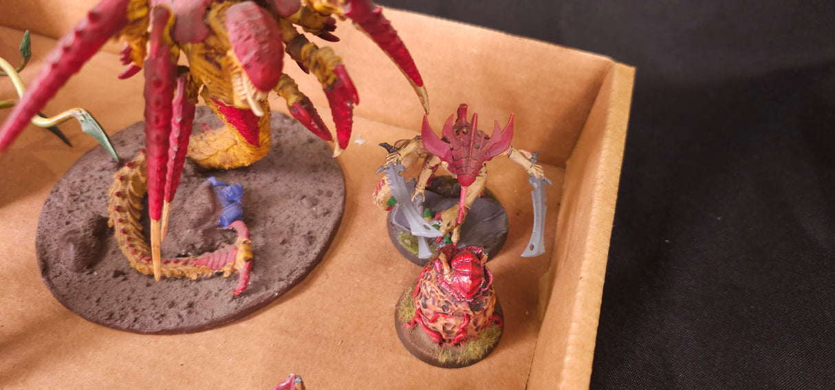 Warhammer 40,000 - Tyranids - Winged Hive Tyrant & Custom Models