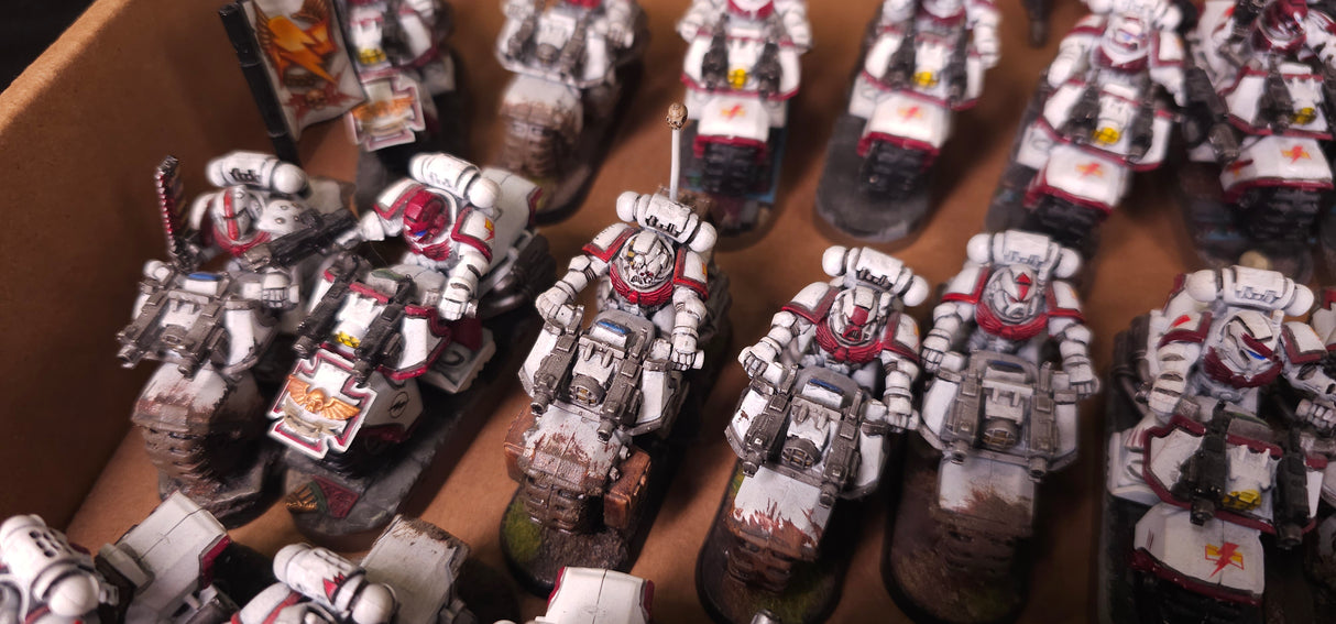 Warhammer 40,000 - White Scars - Painted Bike & Vehicle Army