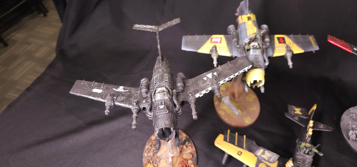 Warhammer 40,000 - Orks - Painted Air Force Flyer Lot