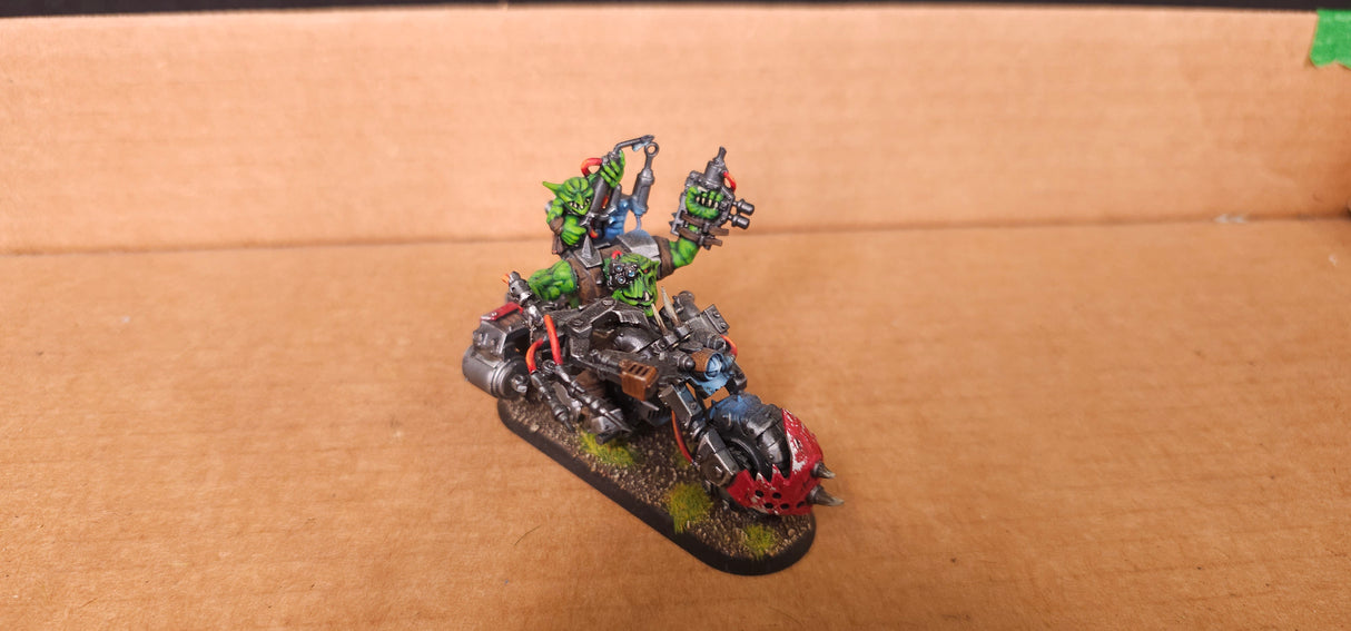 Warhammer 40,000 - Orks - Painted Warbiker Mob with Painboy