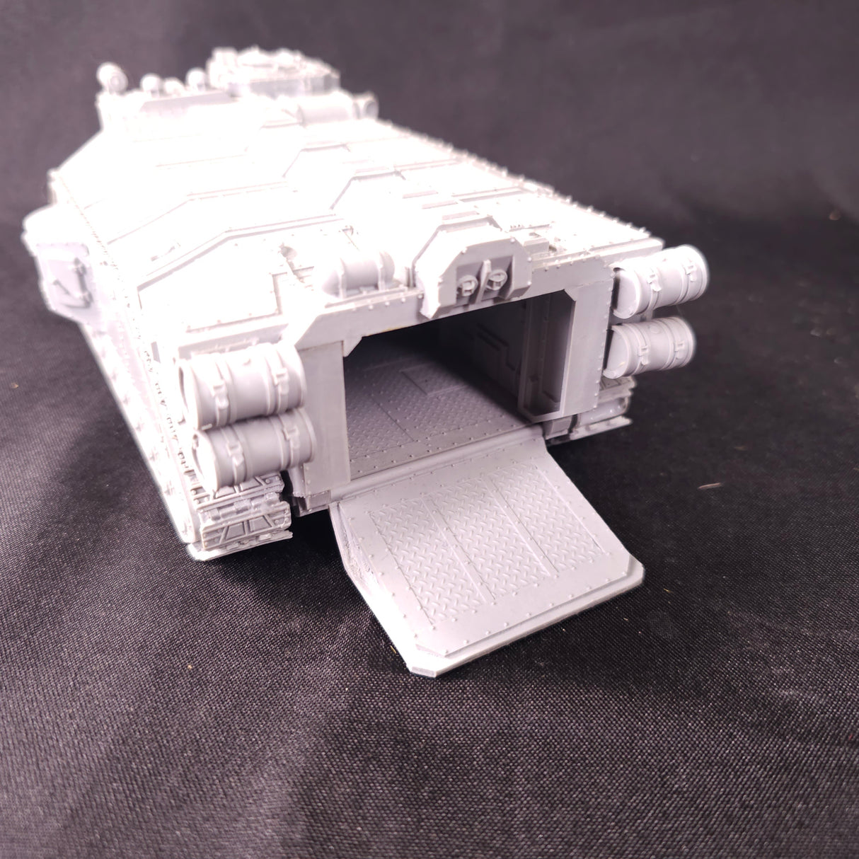 Warhammer 40,000 - Astra Militarum - Forge World Crassus Armoured Assault Transport