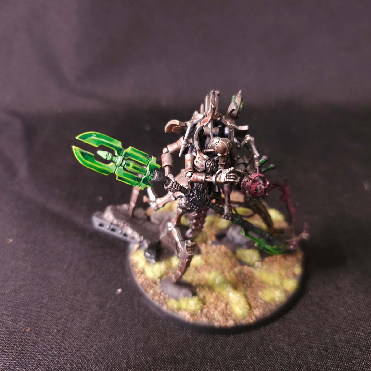 Warhammer 40,000 - Necrons - Illuminor Szeras - High-Quality Painted Character