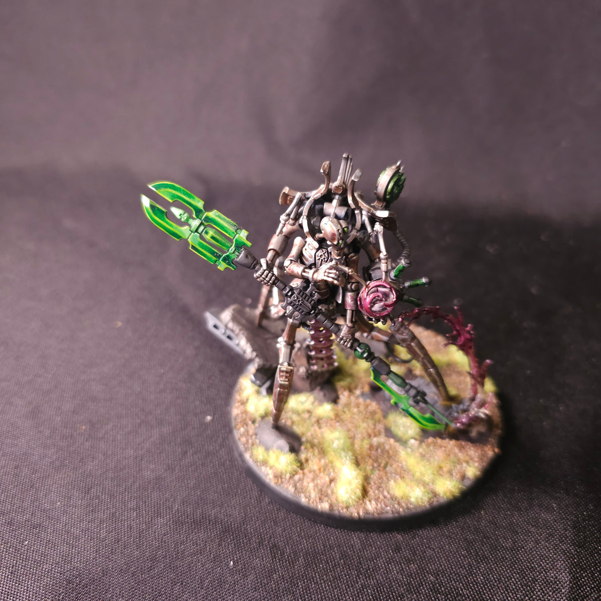 Warhammer 40,000 - Necrons - Illuminor Szeras - High-Quality Painted Character
