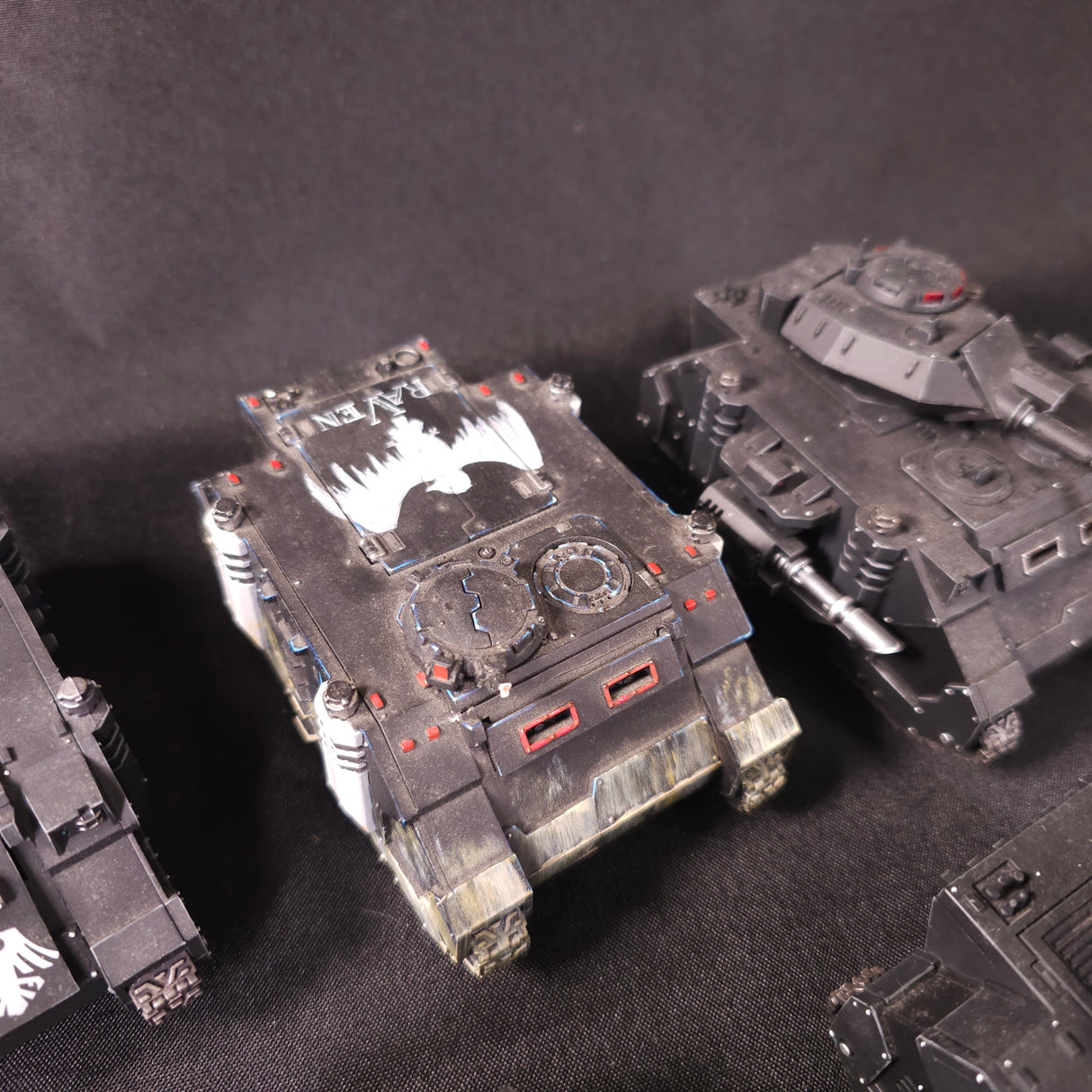 Horus Heresy - Raven Guard - Painted Predator & Rhino Vehicle Lot