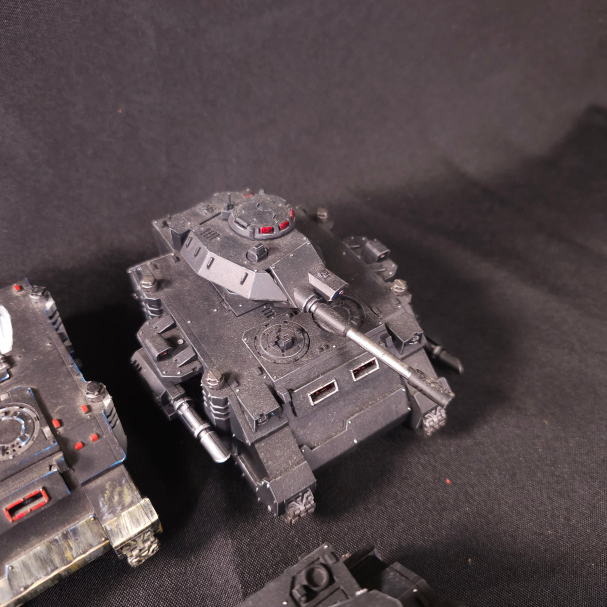Horus Heresy - Raven Guard - Painted Predator & Rhino Vehicle Lot