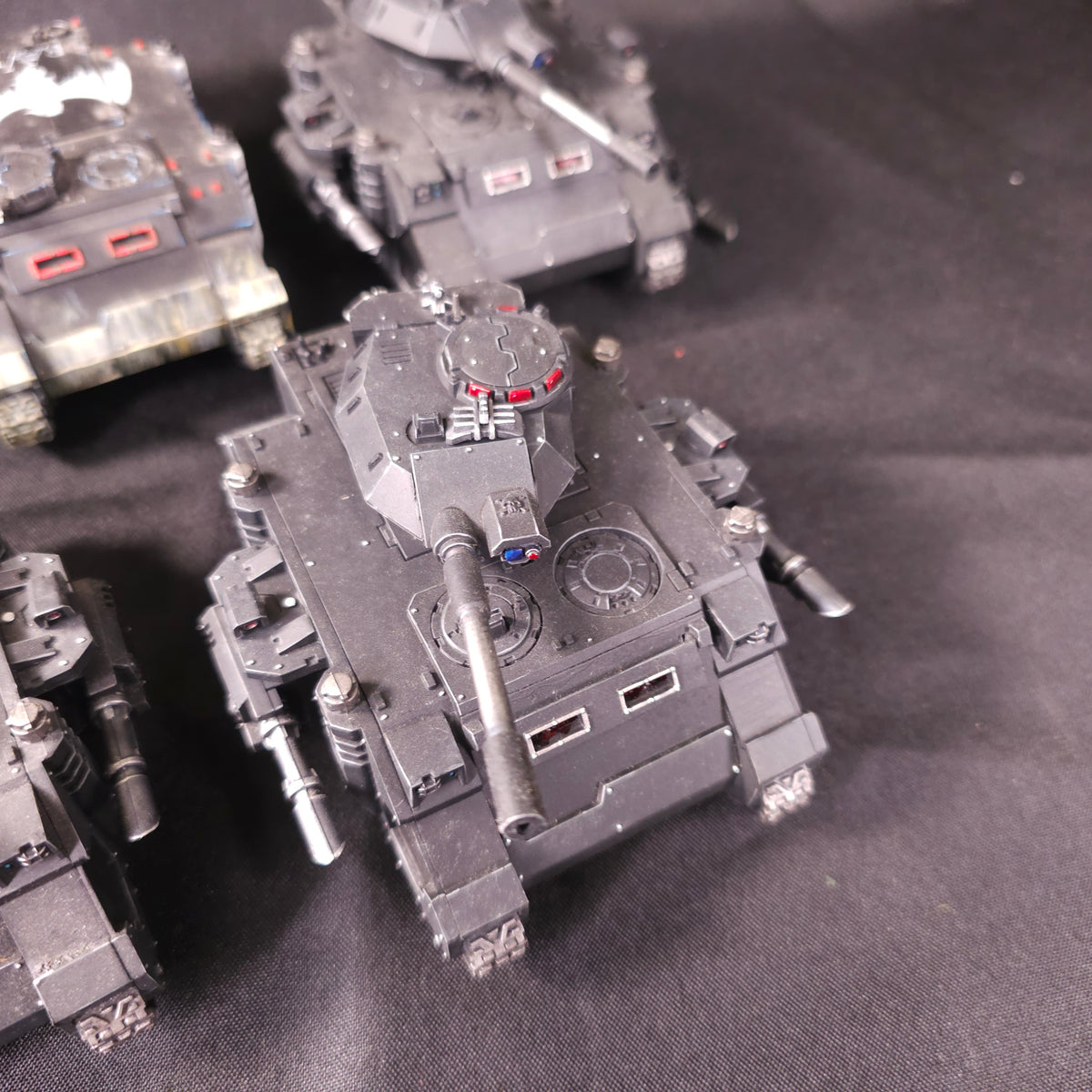 Horus Heresy - Raven Guard - Painted Predator & Rhino Vehicle Lot