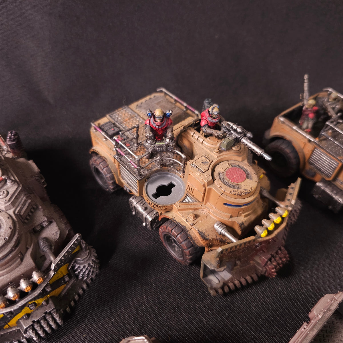 Warhammer 40,000 - Genestealer Cults - Painted Goliath Truck & Rockgrinder Vehicle Lot