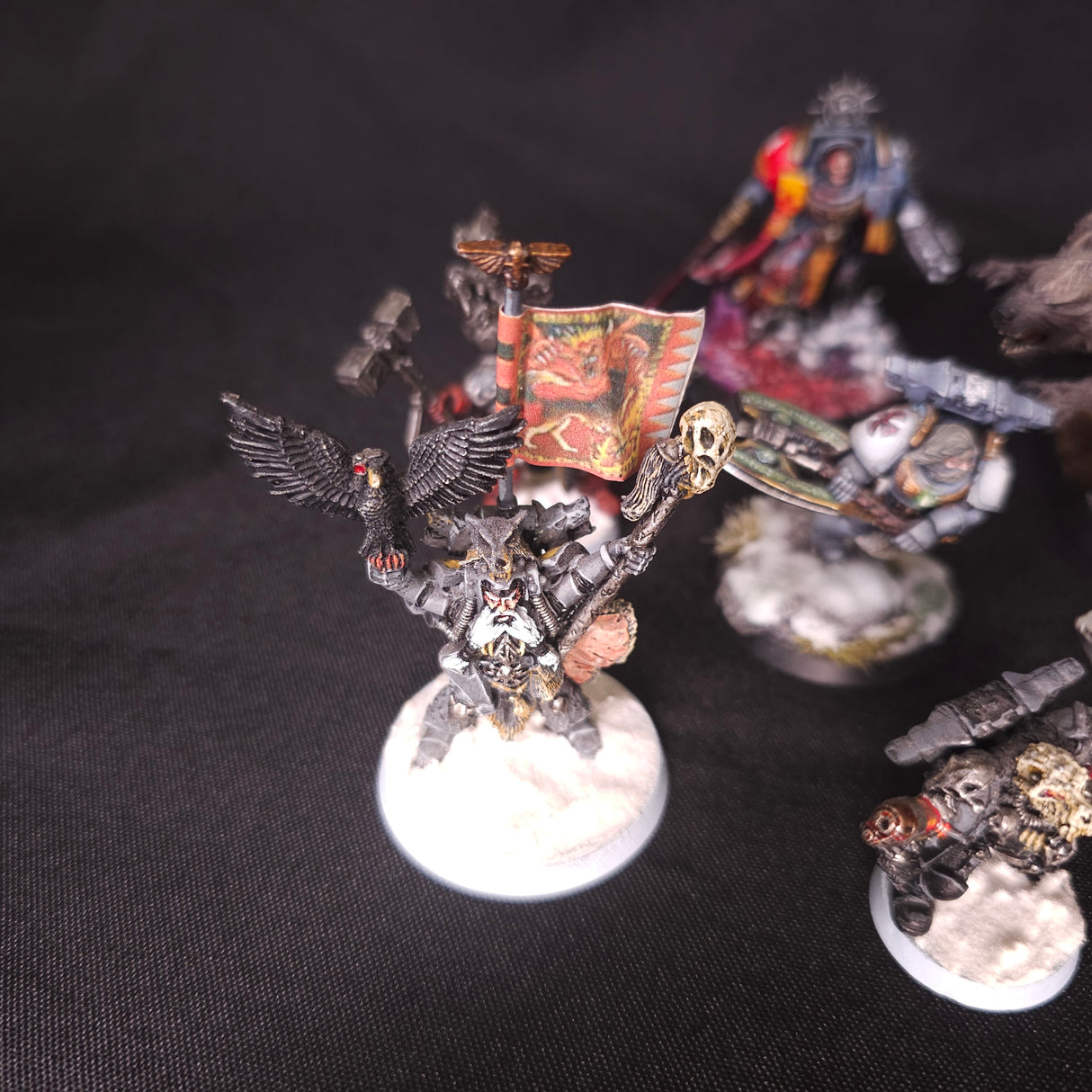 Warhammer 40,000 - Space Wolves - 13 Painted Characters with Converted Logan Grimnar