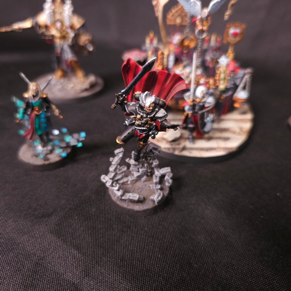 Warhammer 40,000 - Adepta Sororitas - High Quality Painted Character & Triumph Collection