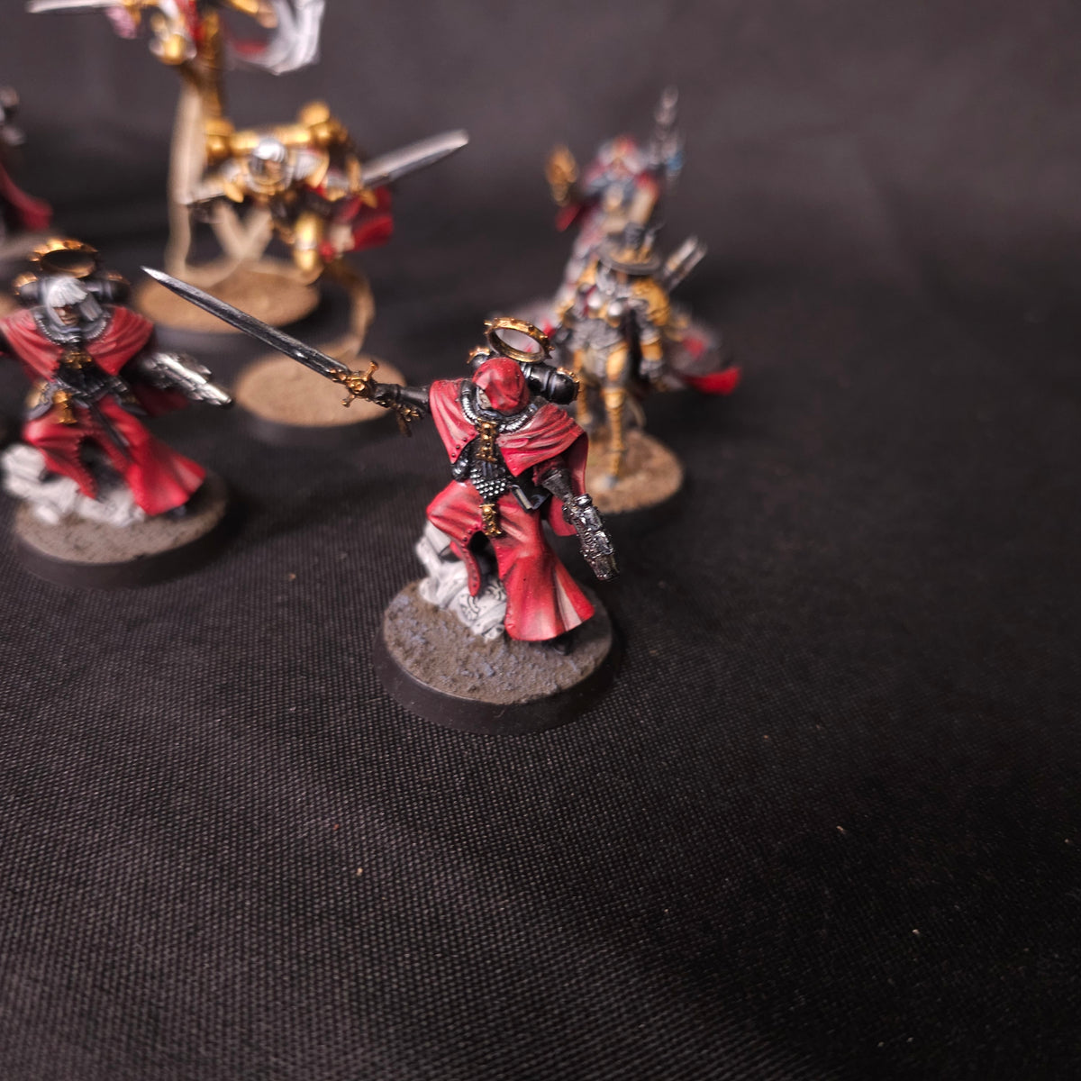 Warhammer 40,000 - Adepta Sororitas - Painted Character Collection with Saint Celestine