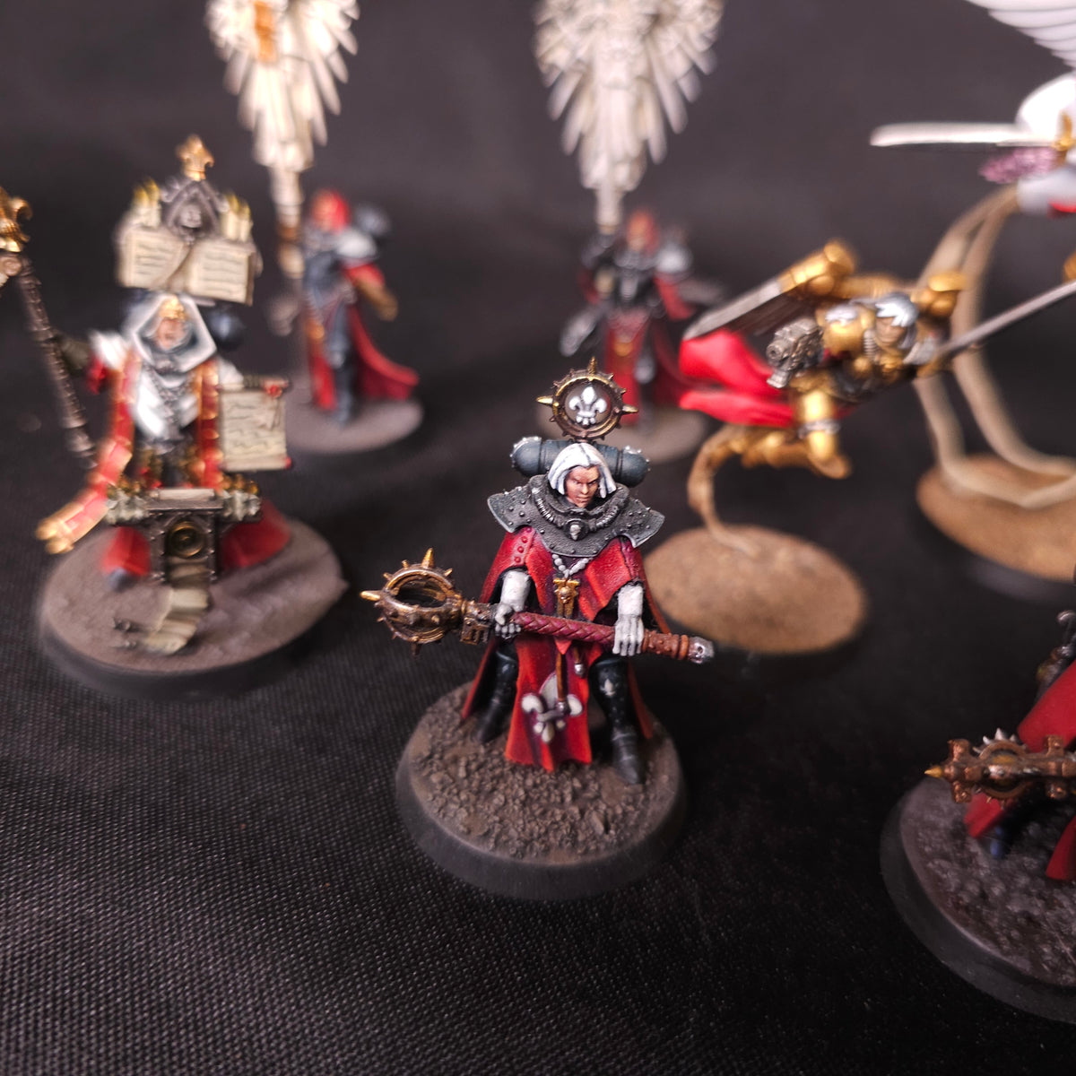 Warhammer 40,000 - Adepta Sororitas - Painted Character Collection with Saint Celestine