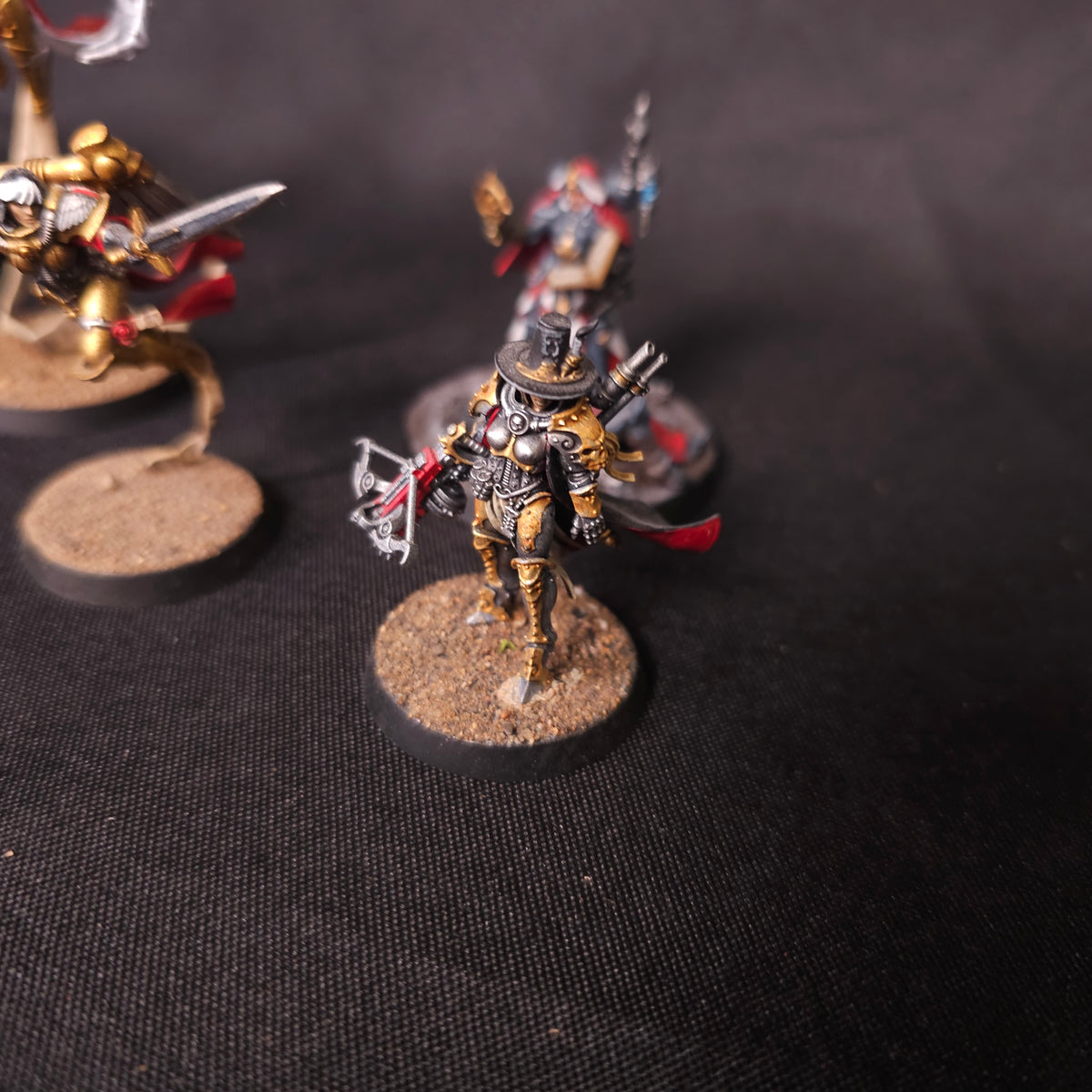 Warhammer 40,000 - Adepta Sororitas - Painted Character Collection with Saint Celestine