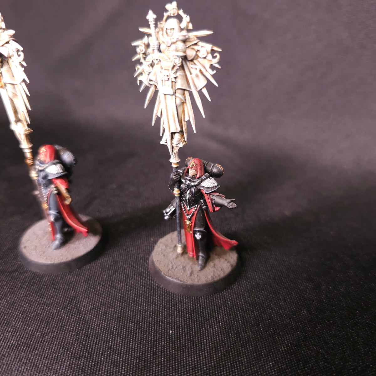 Warhammer 40,000 - Adepta Sororitas - Painted Character Collection with Saint Celestine
