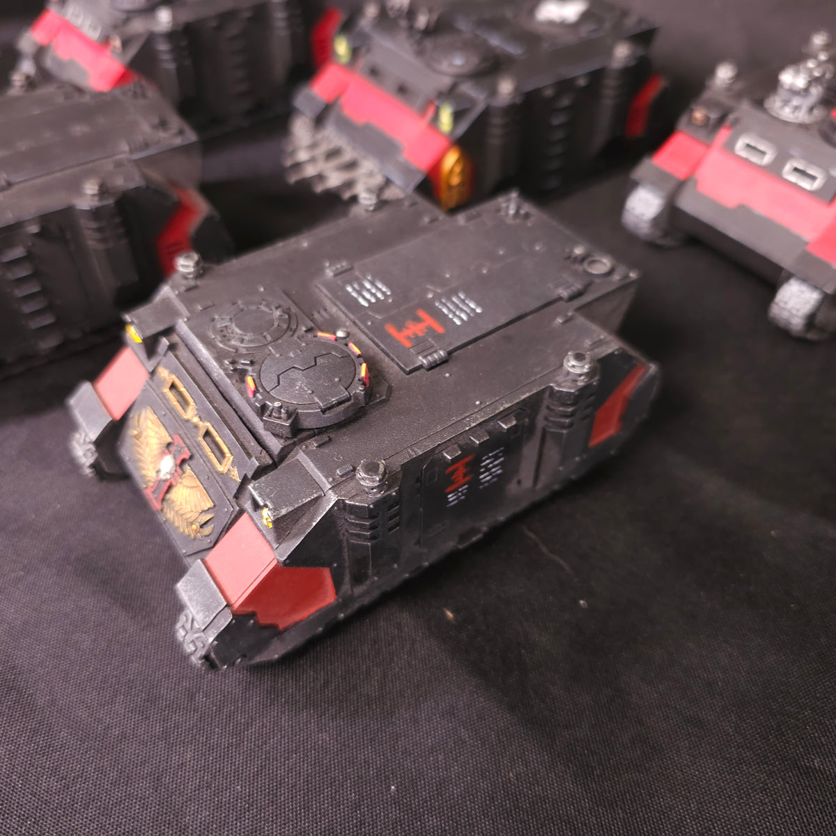 Warhammer 40,000 - Adepta Sororitas - 5 Painted Rhinos