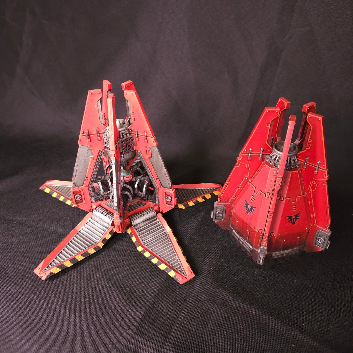 Warhammer 40,000 - Blood Angels - Painted Drop Pod Pair
