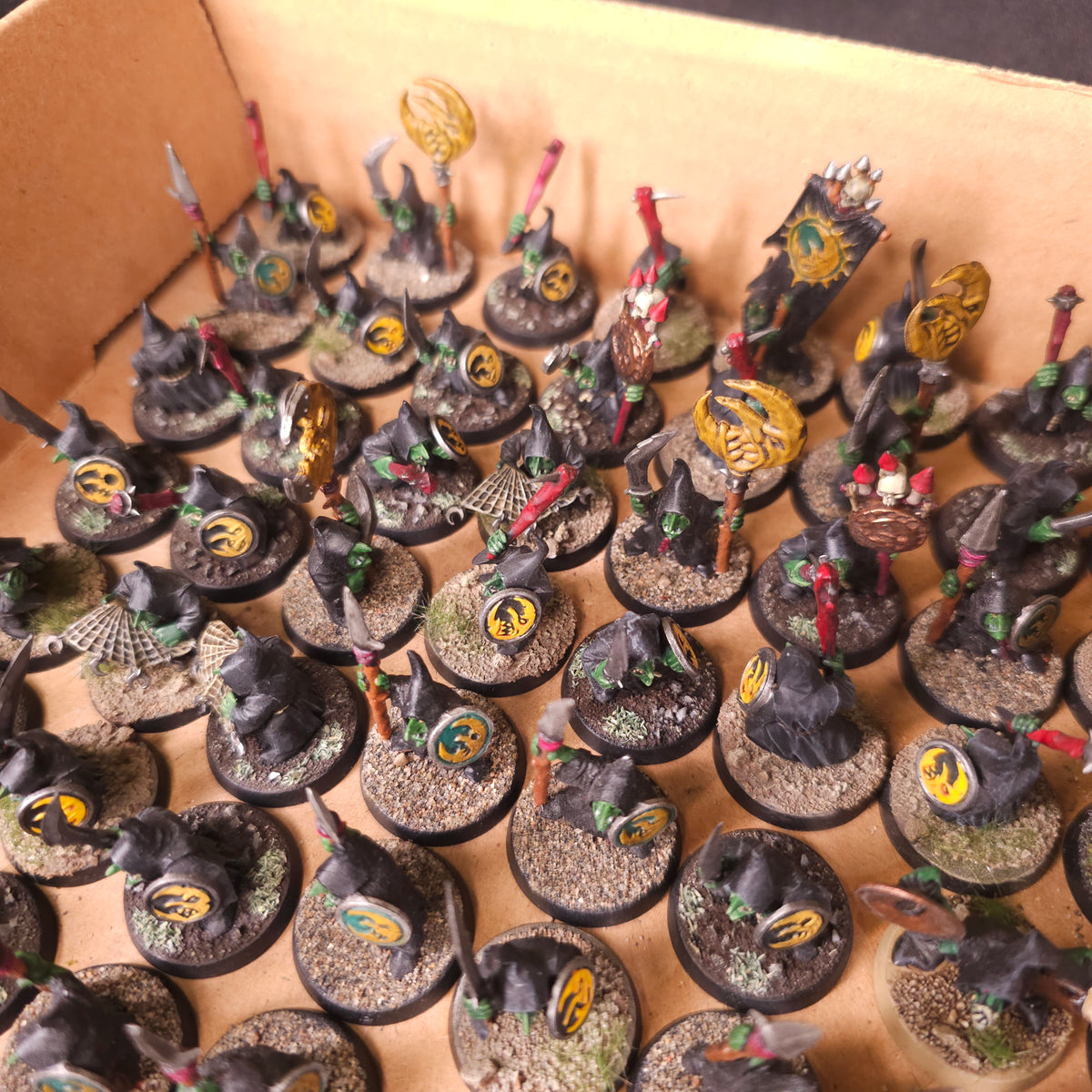 Age of Sigmar / The Old World - Gloomspite Gitz / Orc & Goblin Tribes - Painted Night Goblin Bow and Melee Horde