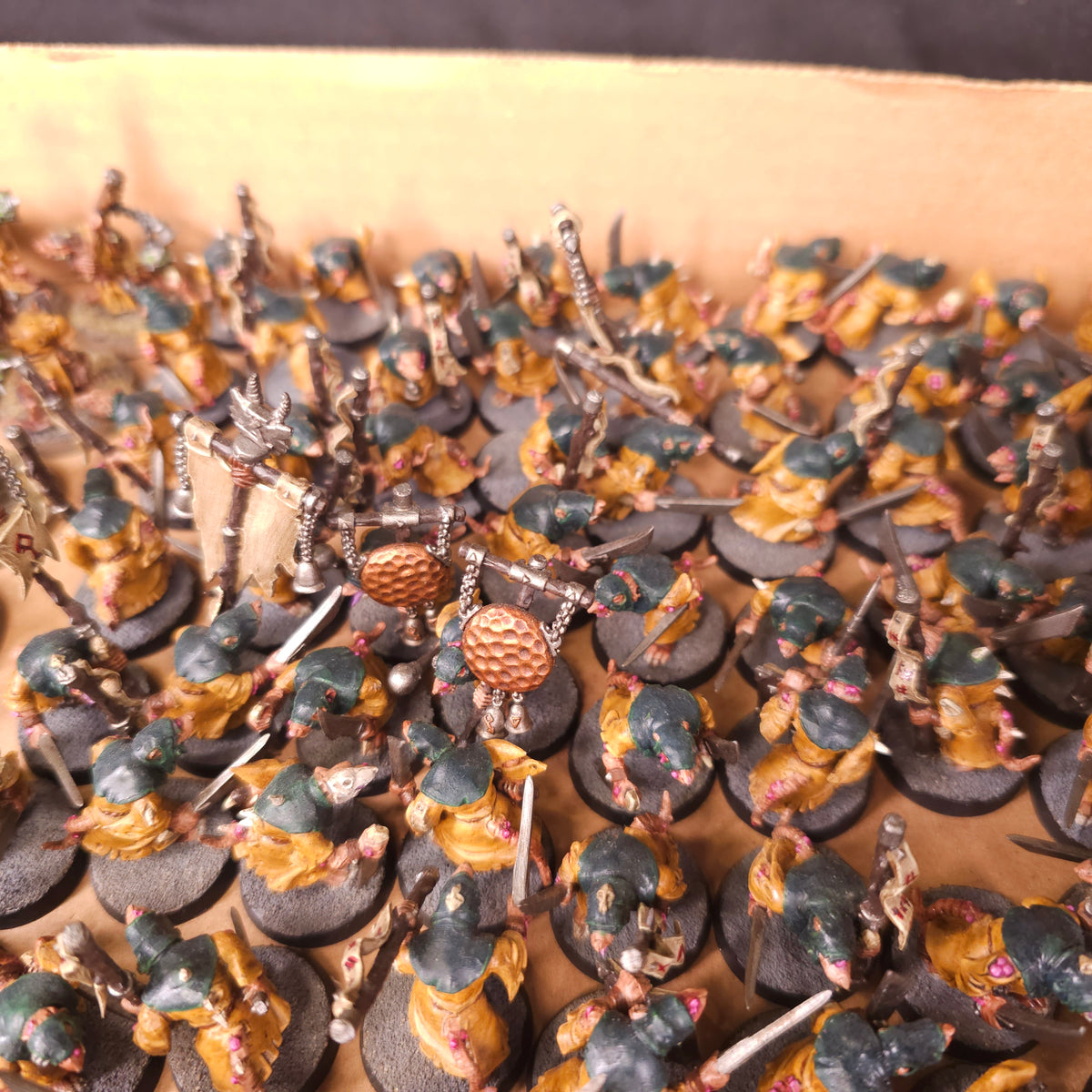 Age of Sigmar - Skaven - Pestilens Infantry And Plague Priest