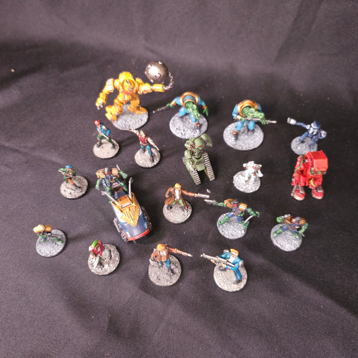 Judge Dredd - Judges and Mega-City One Denizens - Painted Collection and Game Components