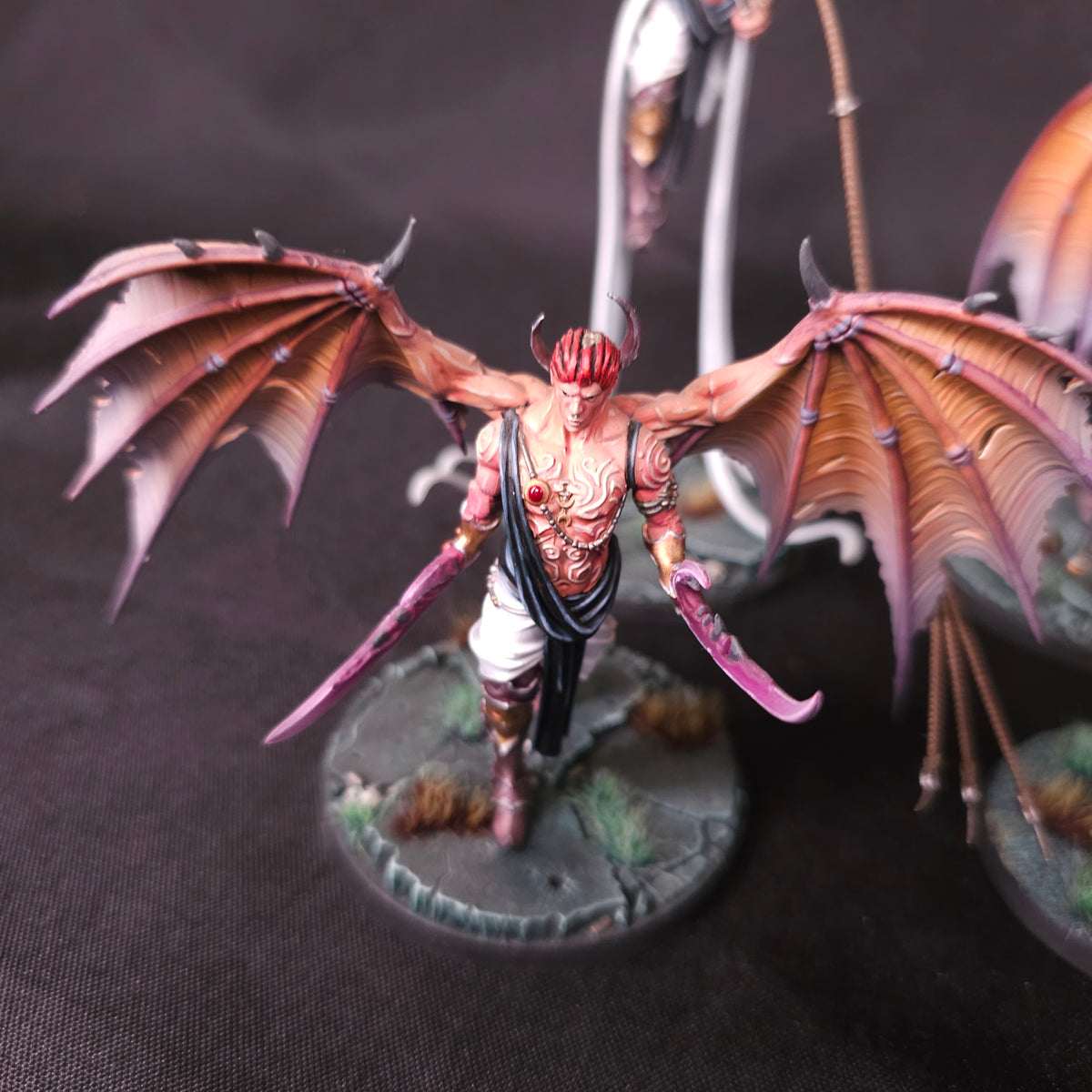 Hedonites of Slaanesh L046 — detail or alternate view 2