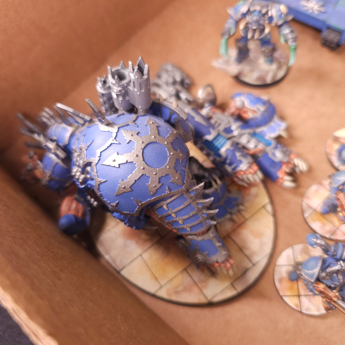 Painted Blue Warband with Daemon Engine and Armour - Needs Repair - detail view 4