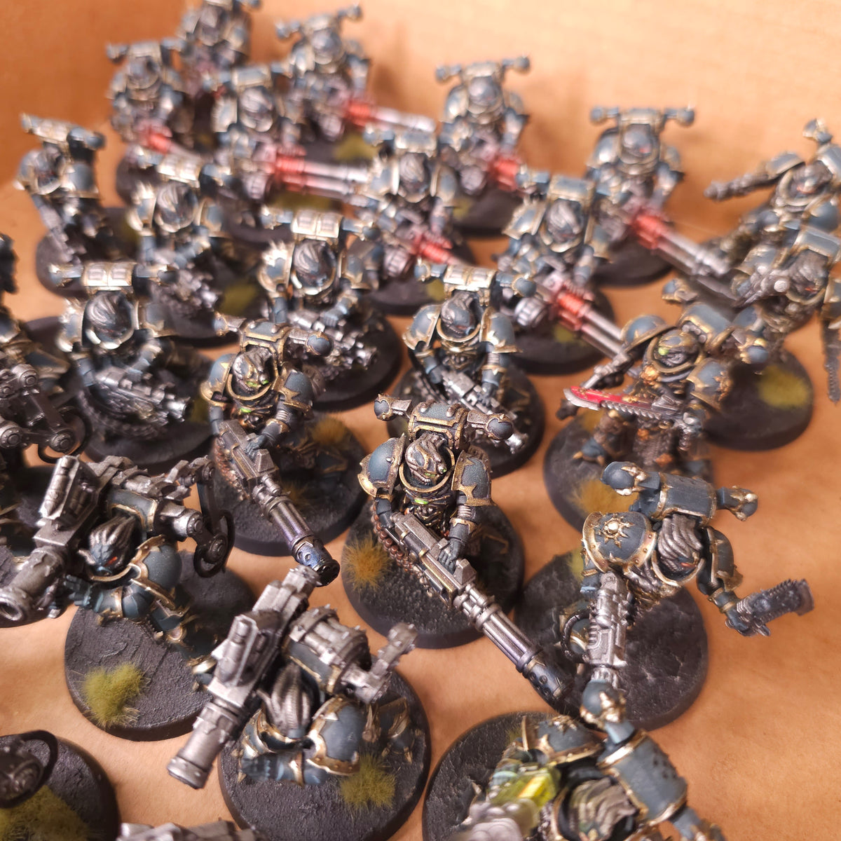 Painted Heavy-Weapon Infantry - Red Weapon Details - detail view 3