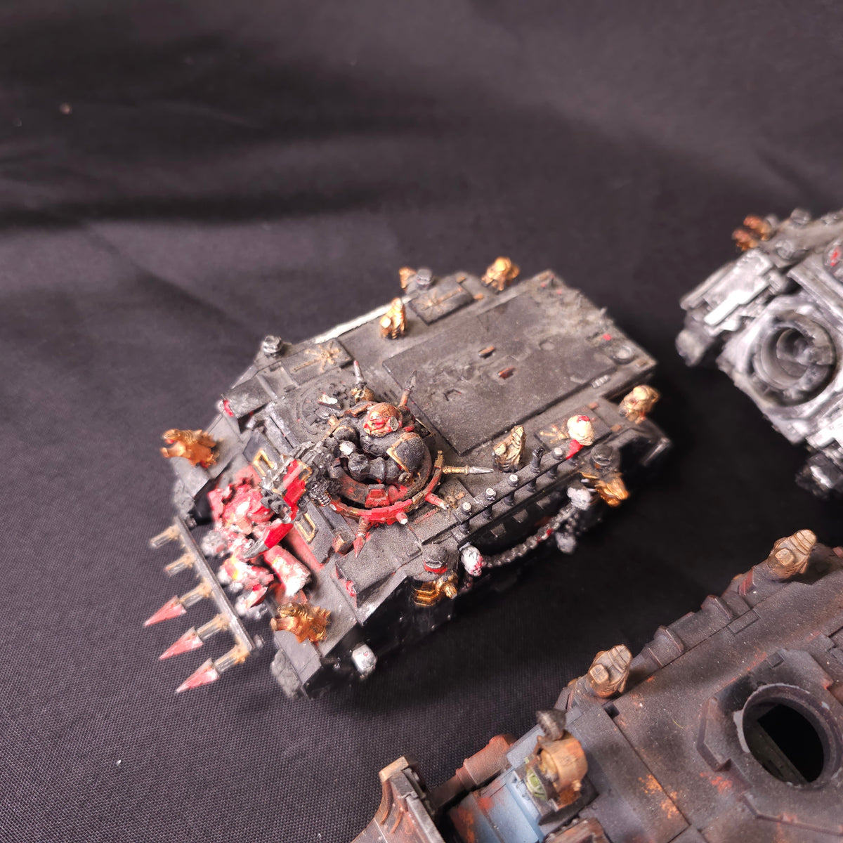 Painted Vindicator and Rhino Armour Group - detail view 5