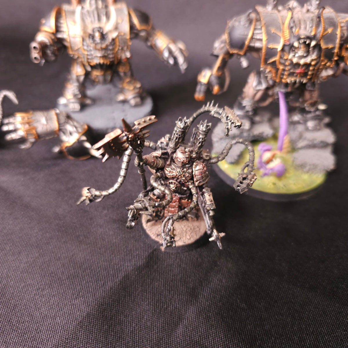 Black and Gold Helbrutes and Warpsmith — detail view 1