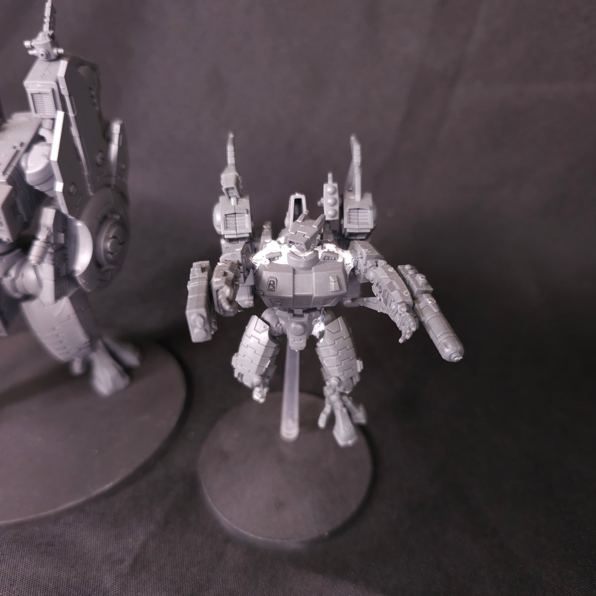 Unpainted Riptide and Ghostkeel — detail view 2