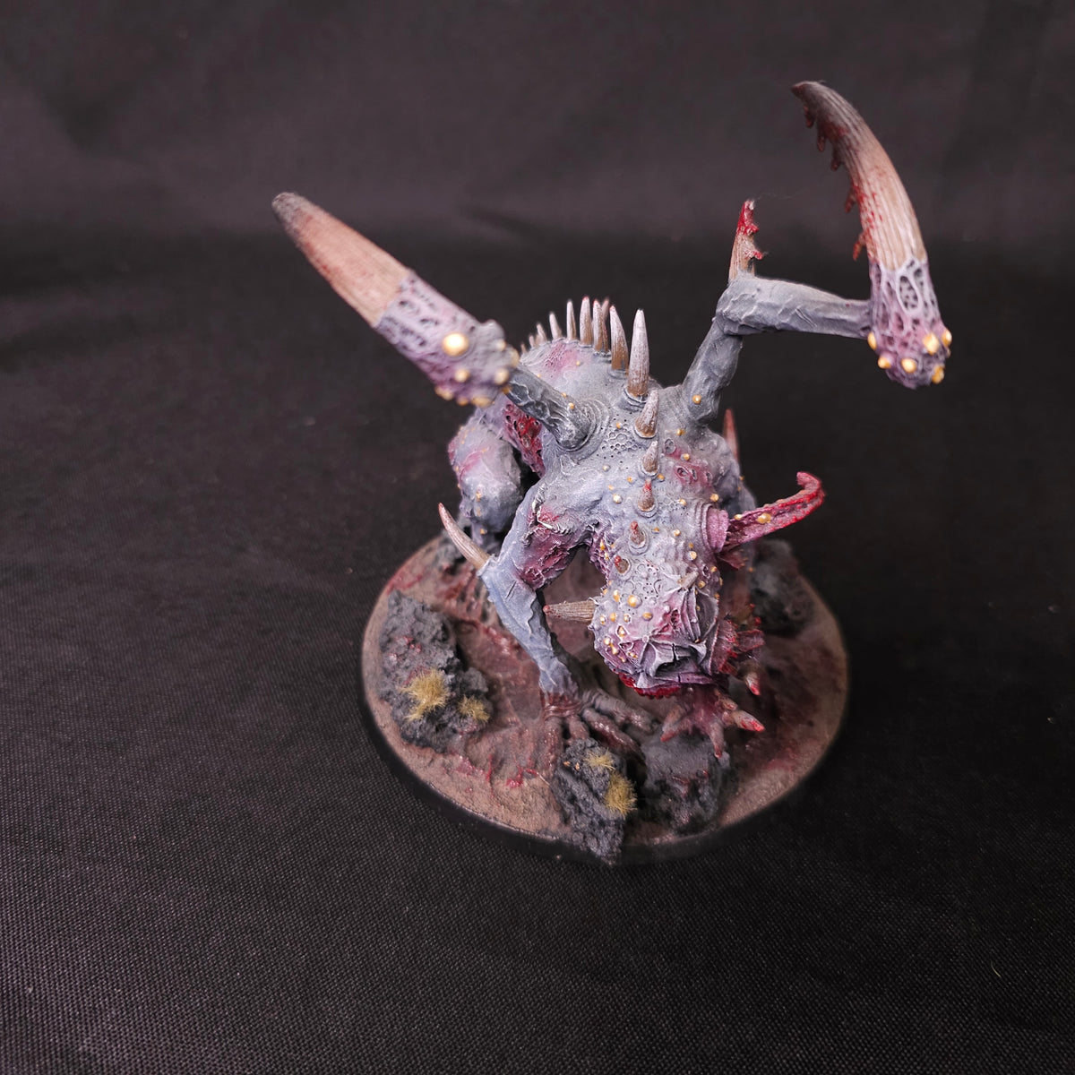 High-Quality Painted Forge World Giant Spined Chaos Beast - full lot