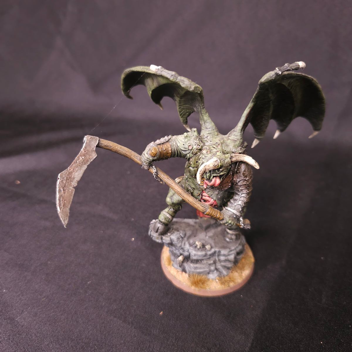 Painted Nurgle-Themed Winged Monster - Unidentified Model - full lot
