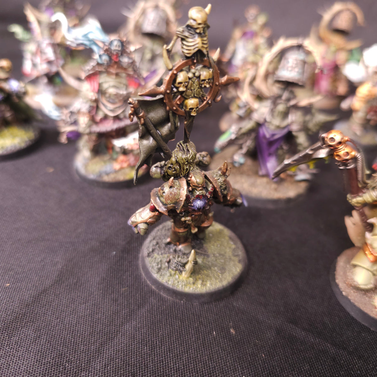 Death Guard Lords and Characters - photograph 4, alternate view or detail
