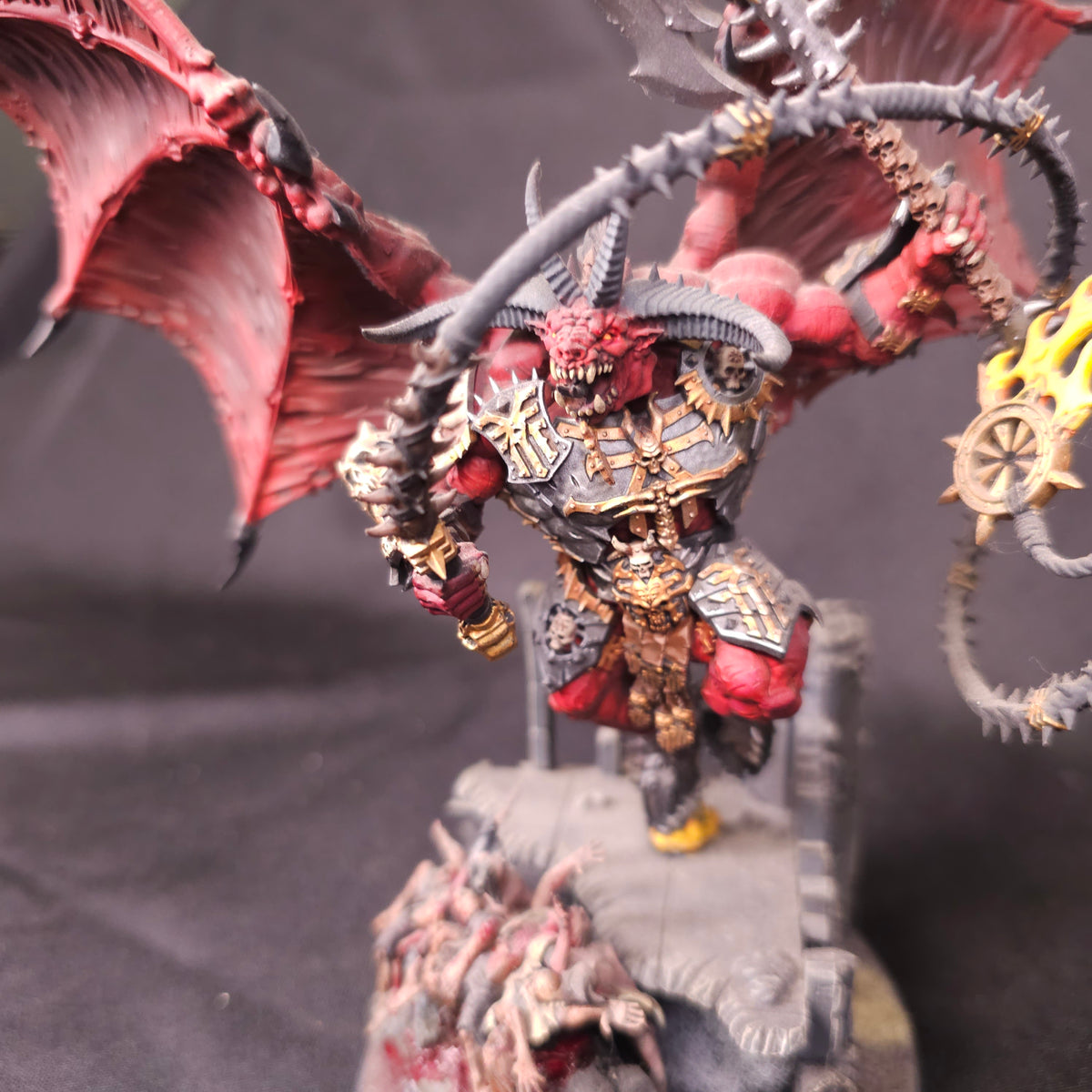 Bloodthirster - Axe, Whip and Scenic Base - photograph 2, alternate view or detail