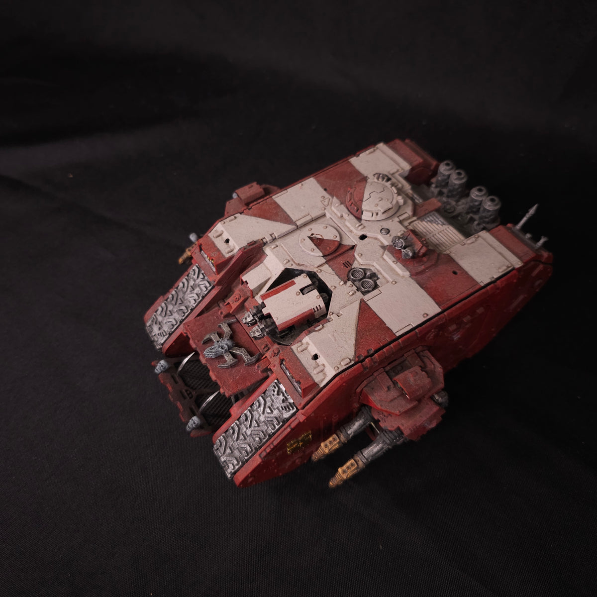Land Raider with Missing Pieces - entire lot overview