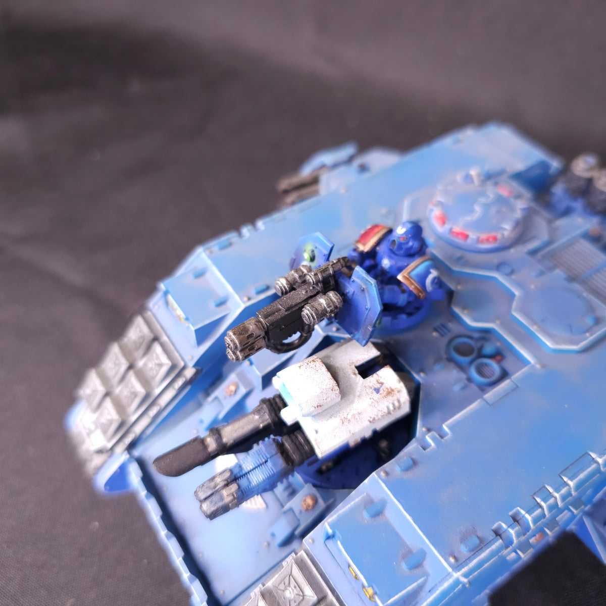 Ultramarines Land Raider Crusader, detail view 1