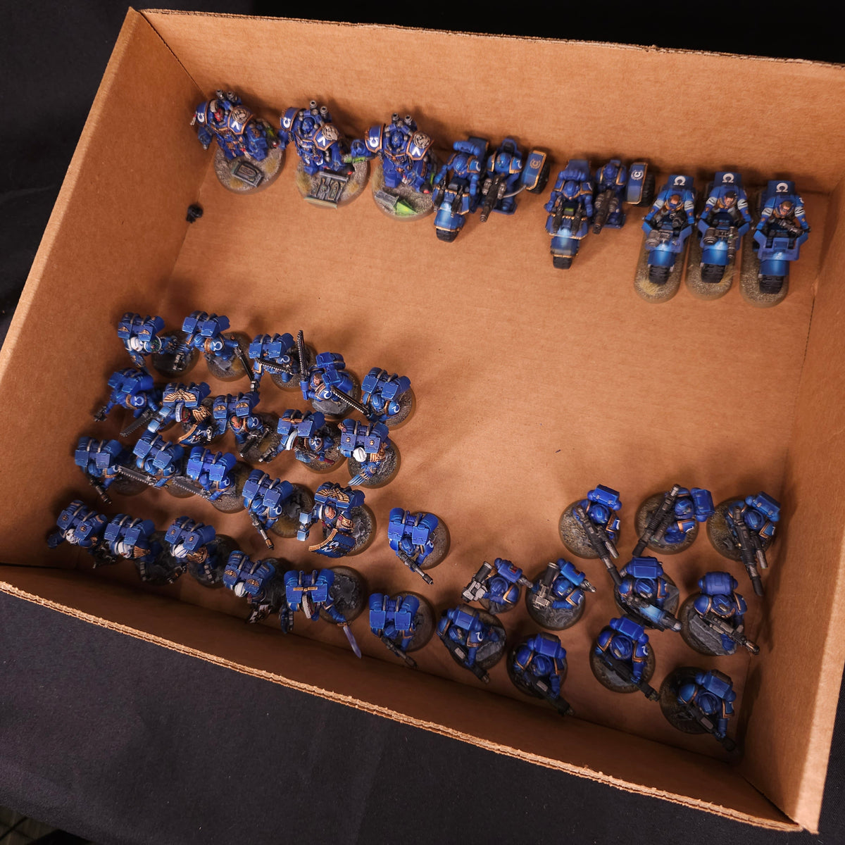 Ultramarines Assault Infantry Bikes and Centurions, full lot overview