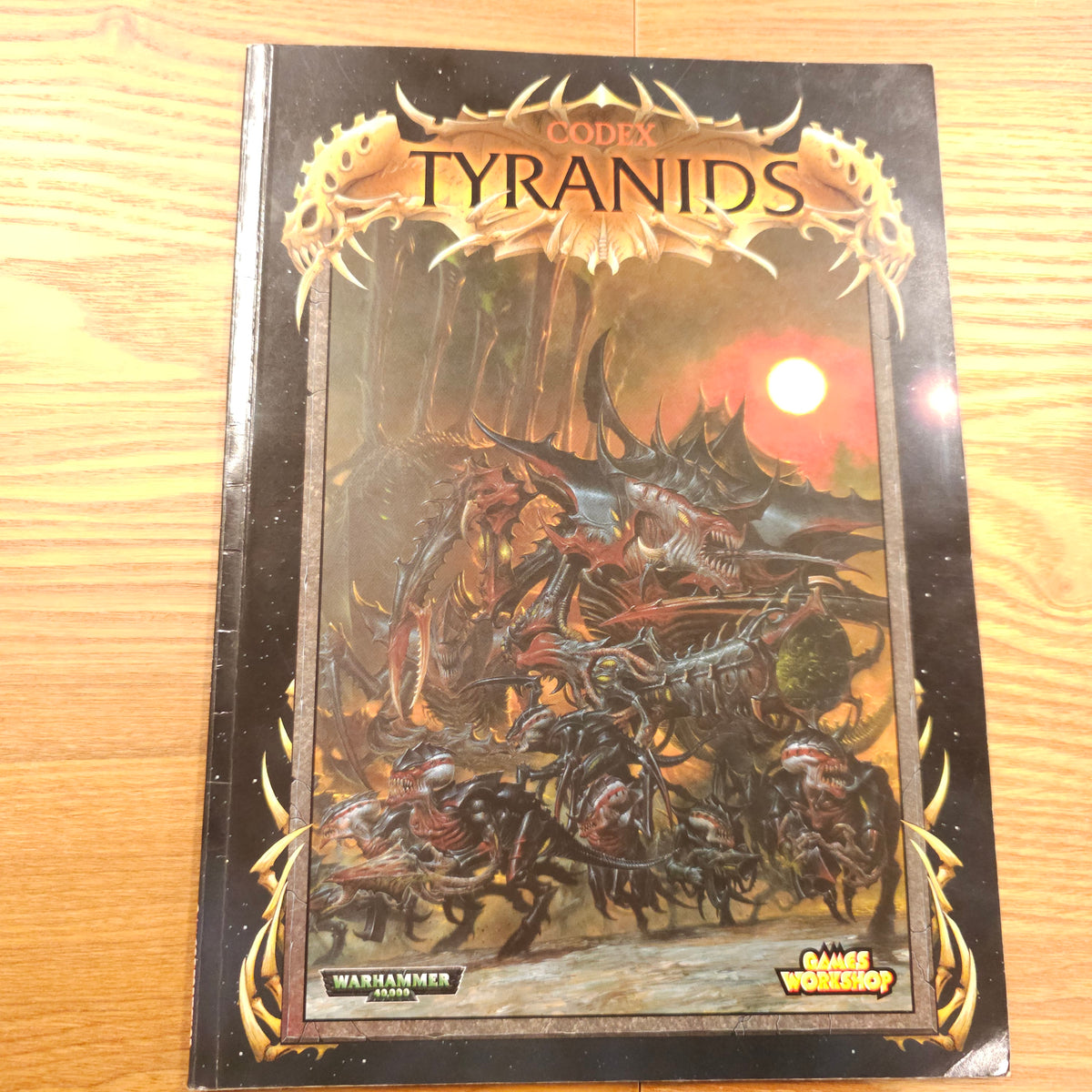 Warhammer 40,000 - Codex: Tyranids (ornate cover) - 3rd edition; 2001 — photo 1 of 2