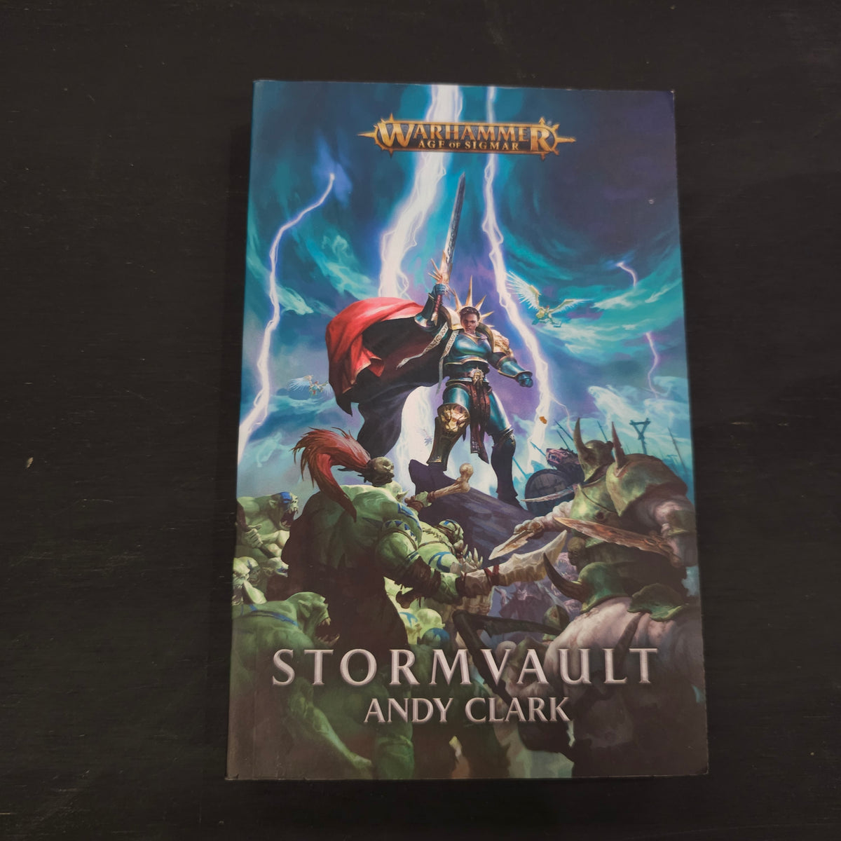 Age of Sigmar - Stormvault - Paperback; 2021 - front cover