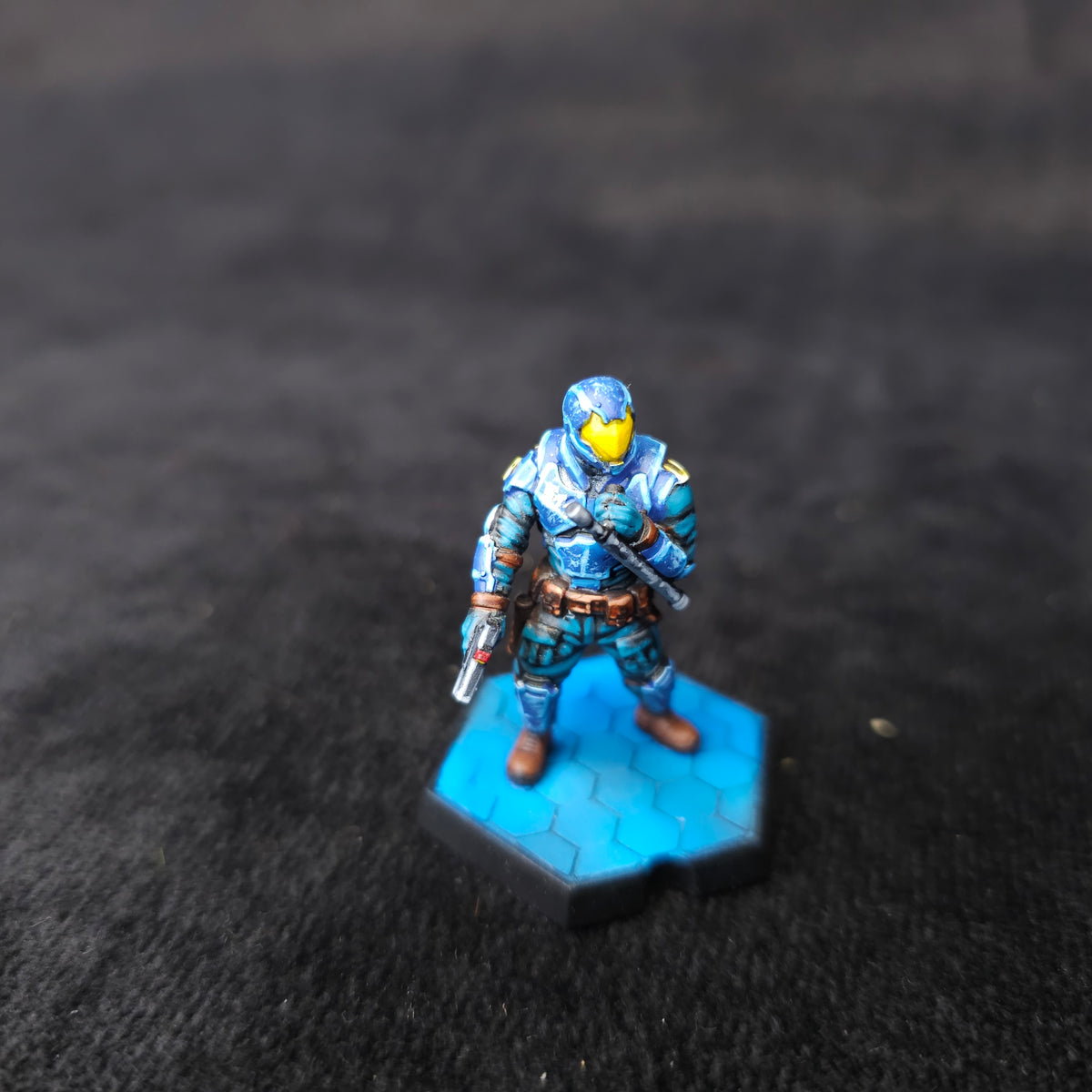 Unidentified Blue Sci-Fi Trooper - Painted Hex Base - full lot overview