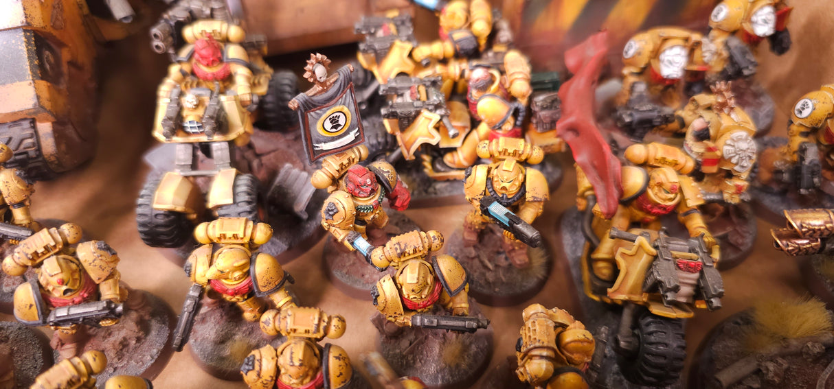 Warhammer 40,000 - Imperial Fists - Weathered Armoured & Infantry Army