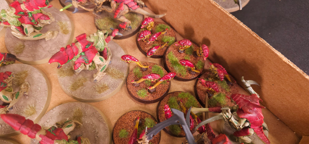 Warhammer 40,000 - Tyranids - Painted Tervigon & Swarm Army