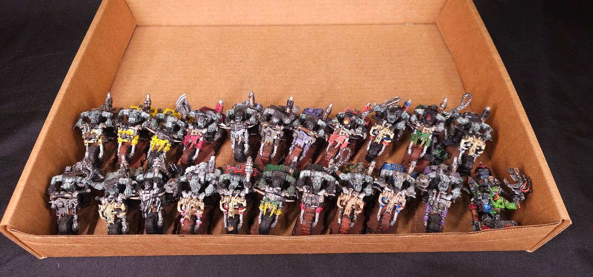 Warhammer 40,000 - Orks - Painted Warbiker Mob with Painboy