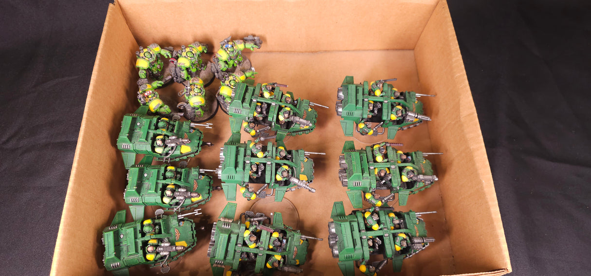 Warhammer 40,000 - Space Marines - Sentinels of the Forge Land Speeder & Centurion Lot