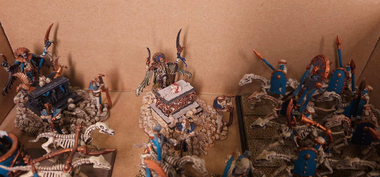 Warhammer: The Old World - Tomb Kings of Khemri - Painted Sphinx & Chariot Army