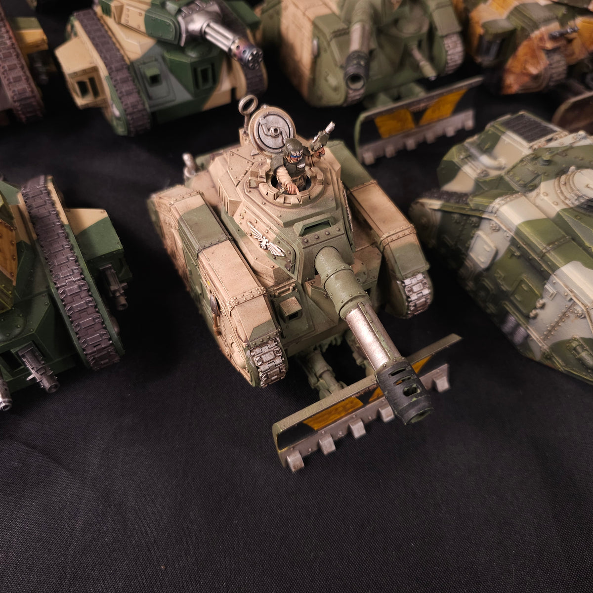 Warhammer 40,000 - Astra Militarum - Painted Leman Russ & Tank Collection