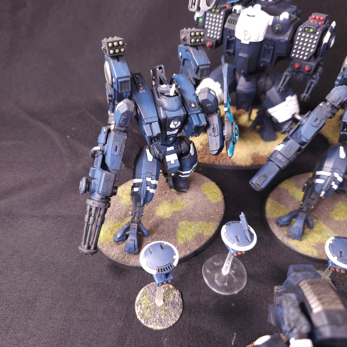 Warhammer 40,000 - T'au Empire - Painted Battlesuit & Stormsurge Force