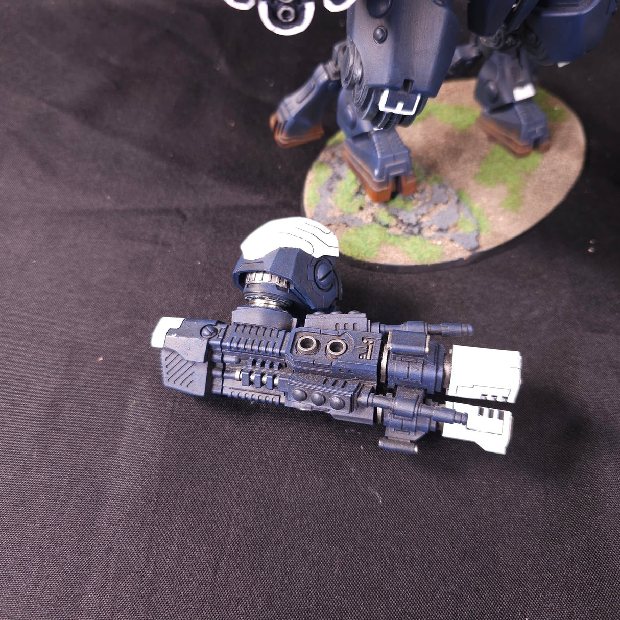 Warhammer 40,000 - T'au Empire - Painted KX139 Ta'unar Supremacy Armour