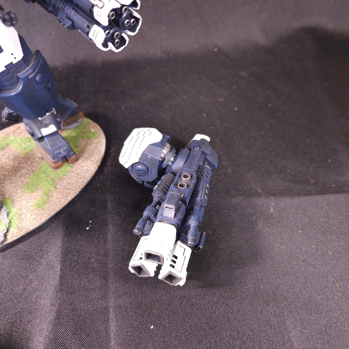 Warhammer 40,000 - T'au Empire - Painted KX139 Ta'unar Supremacy Armour