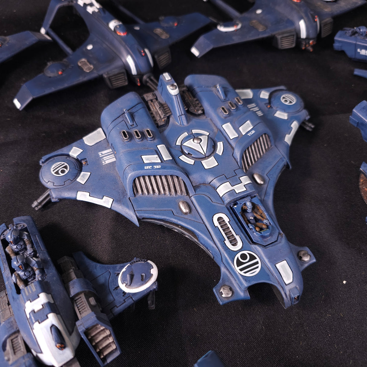 Warhammer 40,000 - T'au Empire - Painted Flyer & Skimmer Lot - Forge World Tiger Shark