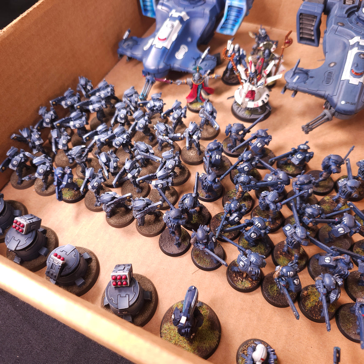 Warhammer 40,000 - T'au Empire - Painted Battlesuit & Infantry Army #1